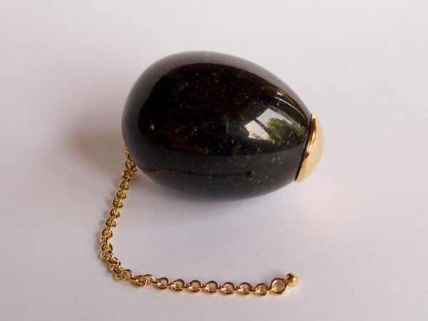 Alternative view of Oeuf de Jade Galactique - Oeuf de Yoni