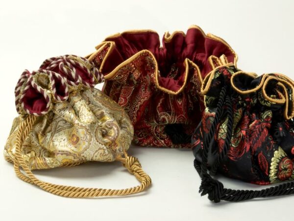 Luxueuse pochette pour Oeufs de Yoni et YoniToy® – Image 4