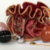 Luxueuse pochette pour Oeufs de Yoni et YoniToy® – pochette rouge brodée avec œufs de Yoni YoniToy®